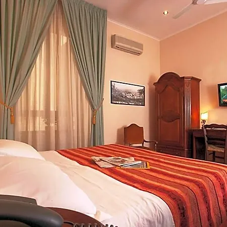 Toledo Hotel Nápoles