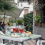 托莱多酒店 3*