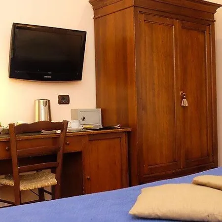 فندق Toledo 3*